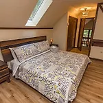 Hottub,5Bedrooms, Bigboulder Jack Frost Ski Mts,Splitrock Waterpk,Linens, Firepit!