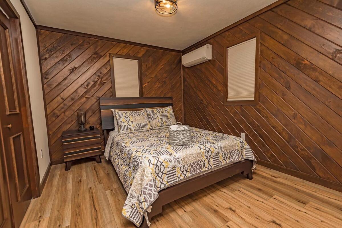 Hottub,5bedrooms, Bigboulder Jack Frost Mts,splitrock Waterpk,linens, Firepit! Holiday home
