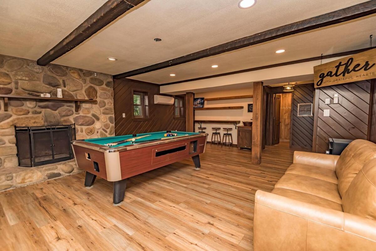 Holiday home Hottub,5bedrooms, Bigboulder Jack Frost Mts,splitrock Waterpk,linens, Firepit!