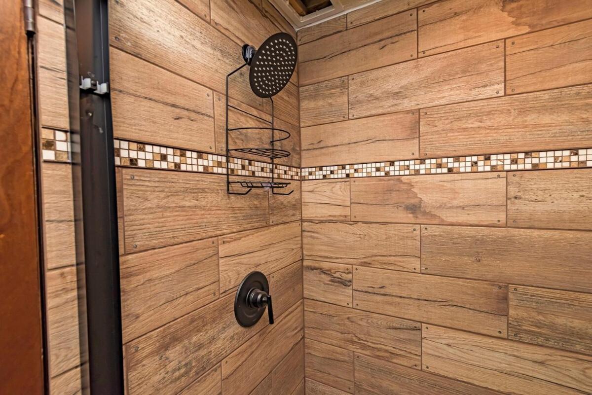 Hottub,5bedrooms, Bigboulder Jack Frost Mts,splitrock Waterpk,linens, Firepit! Holiday home *