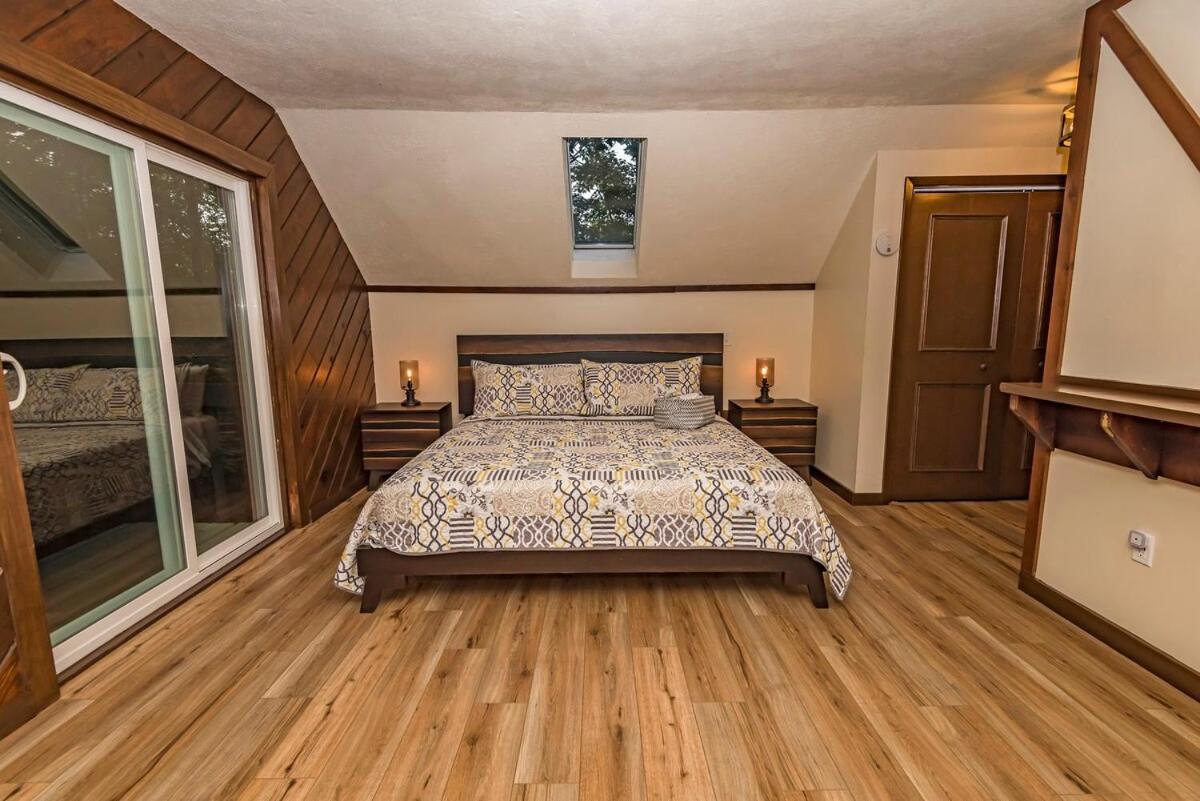 Hottub,5bedrooms, Bigboulder Jack Frost Mts,splitrock Waterpk,linens, Firepit! Holiday home